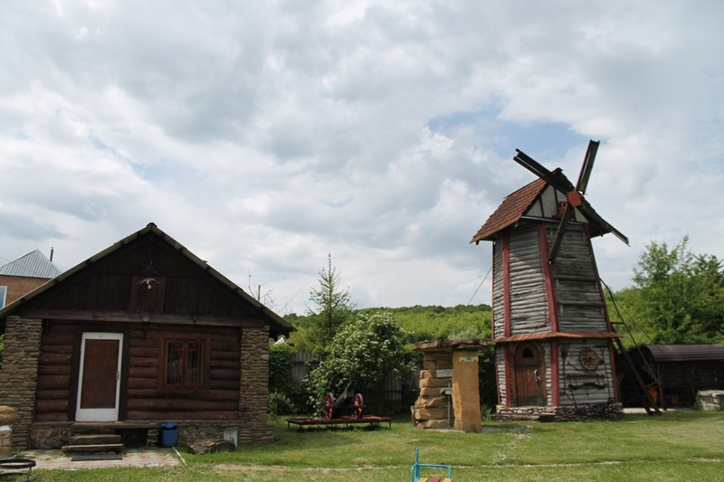 База романтика кизинка. Снежный Барс Кизинка. База отдыха снежный Барс Кизинка. Снежный Барс Мостовской.